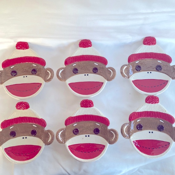 Gently Used  Beautiful Set Of 6  Ceramic Serving Plates& Candy Holder Christmas - Picture 4 of 16